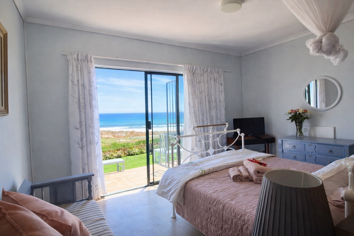Sea-view guest room for kitesurfing accommodation in Melkbosstrand